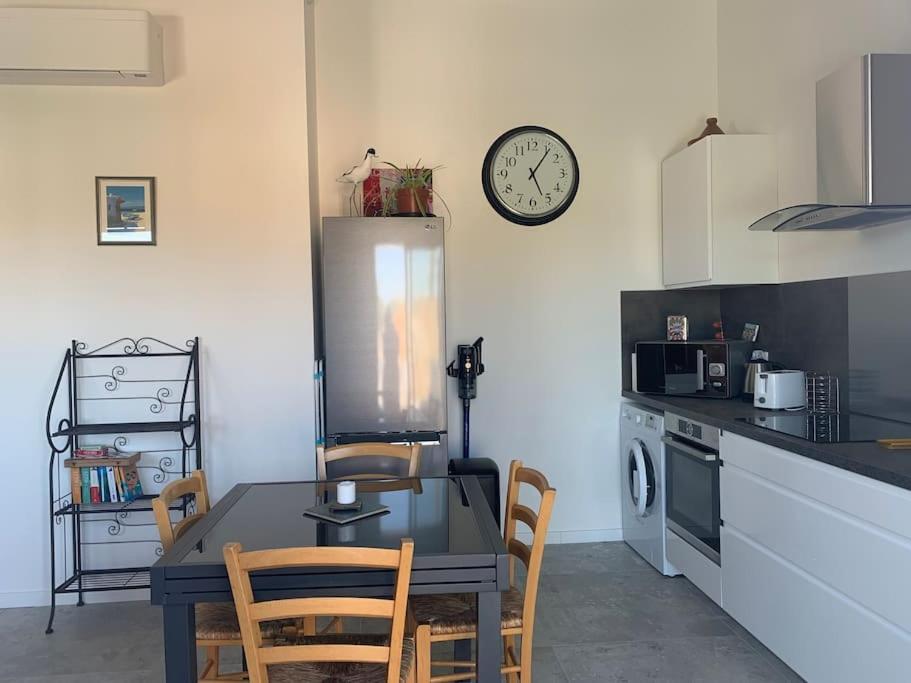 Maison Terrasse Proche Centre Ville Et Ile De Re La Rochelle  Kültér fotó