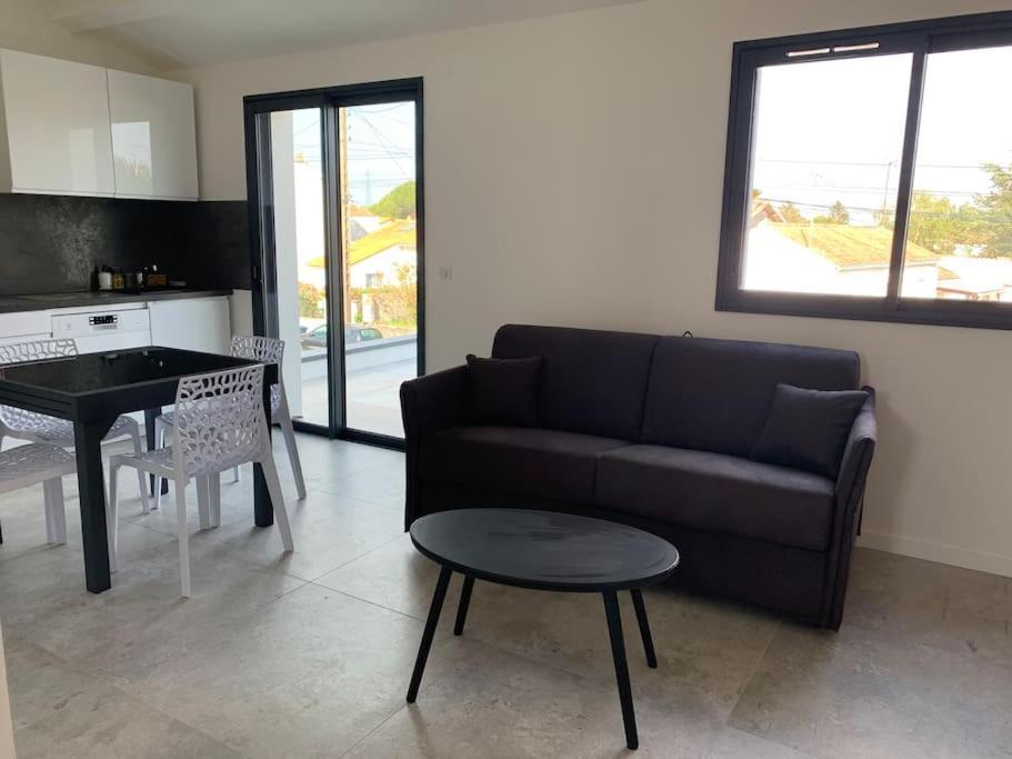 Maison Terrasse Proche Centre Ville Et Ile De Re La Rochelle  Kültér fotó