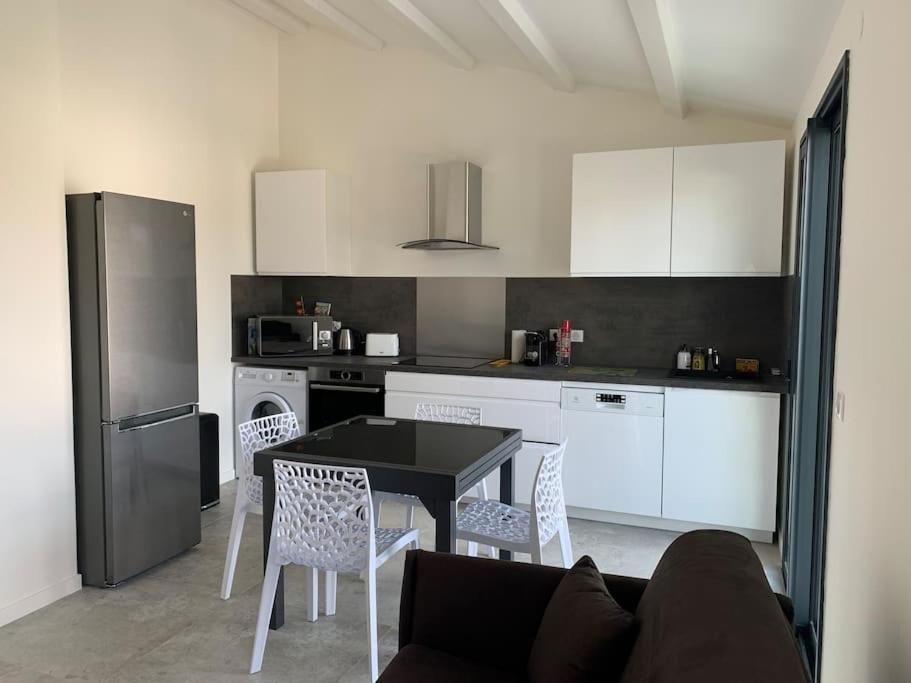 Maison Terrasse Proche Centre Ville Et Ile De Re La Rochelle  Kültér fotó