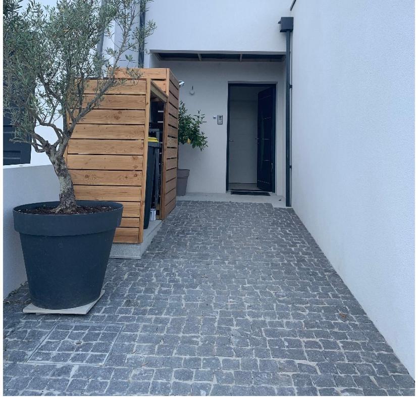Maison Terrasse Proche Centre Ville Et Ile De Re La Rochelle  Kültér fotó